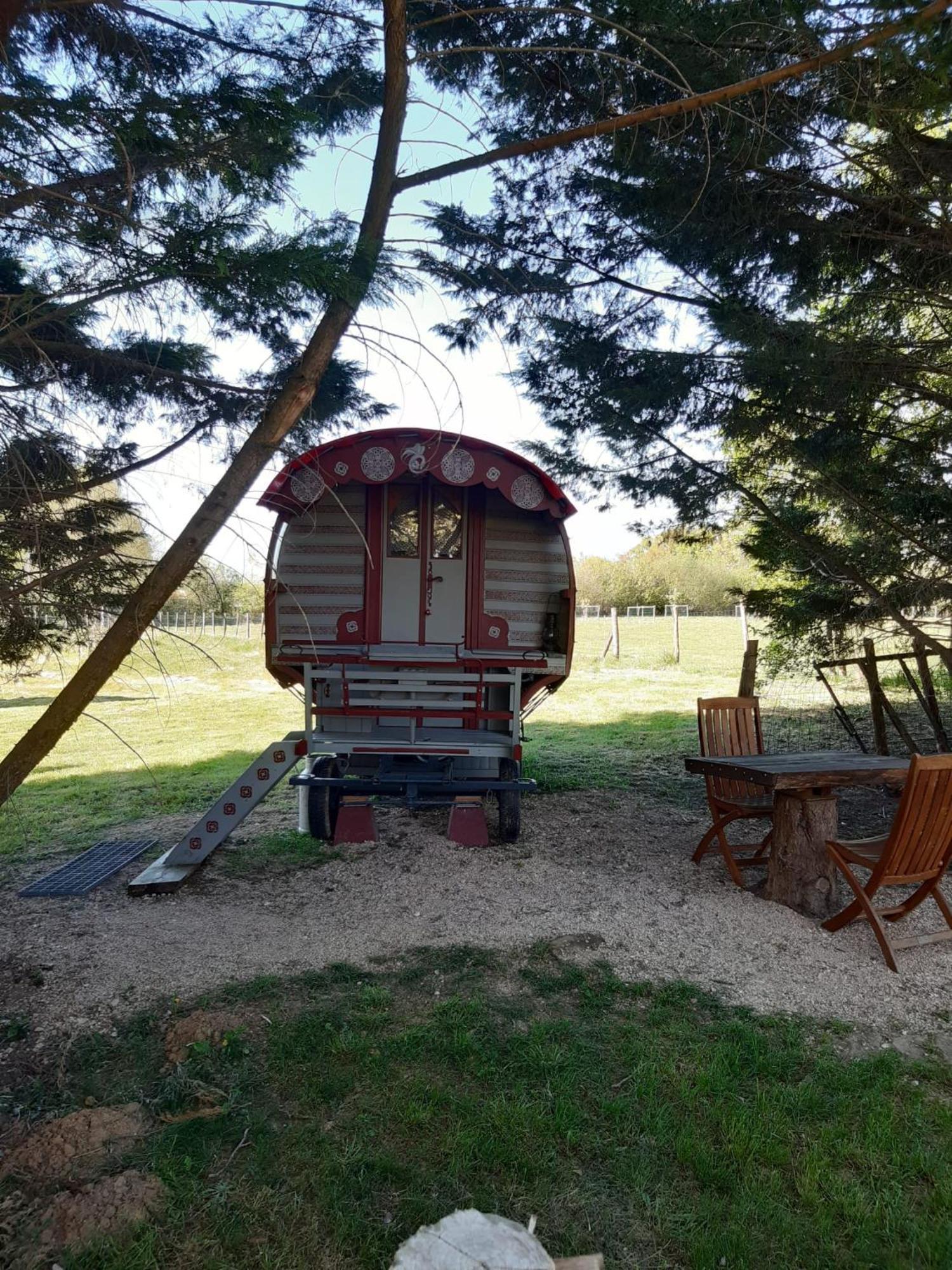 Roulotte Irlandaise Polly Hotel Saint-Vincent-en-Bresse ภายนอก รูปภาพ
